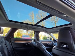 Volvo V90 Inscription / B&W / FLAHB / MY 2018 2.0 D4 140кВ
