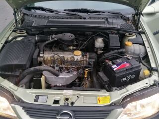 Opel Vectra 1.6 55kW