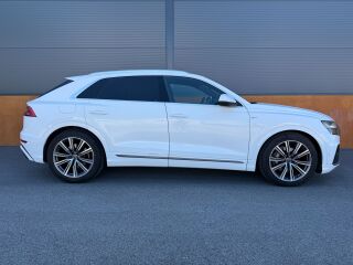 Audi Q8 S-line quattro 3.0 210kW