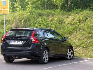 Volvo V60 D3 Summum 2.0 R5 120kW