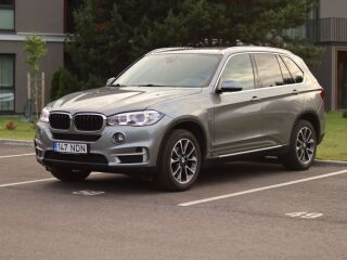 BMW X5 xDrive30d 3.0 190кВ