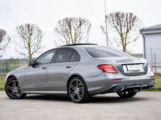 Mercedes-Benz E 300 de AMG 2.0 143kW