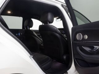 Mercedes-Benz E 200 T AMG Line 2.0 145kW