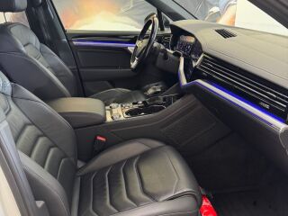 Volkswagen Touareg R-line 3.0 V6 170kW