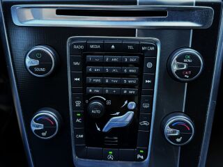 Volvo XC60 R-DESIGN FFD 140kW