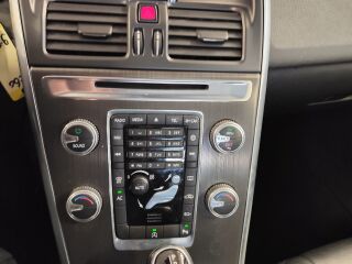 Volvo XC60 MOMENTUM 2.0 R4 D4 133kW