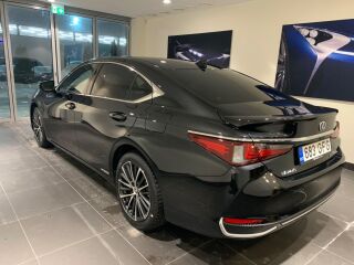 Lexus ES 300h Esh300 EXECUTIVE + TEHNOLOOGIA PAKETT 2.5 131kW