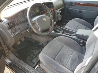 Opel Omega B-Caravan 2.2 R4 106kW