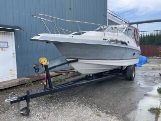 Regal Ambassador XXL 4.7 V8 191kW