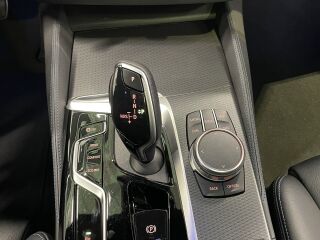 BMW 530 D xDRIVE Touring M-Sportpakett 3.0 210kW