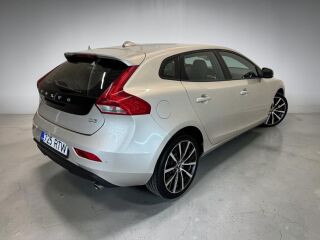 Volvo V40 Facelift Momentum 2.0 110кВ