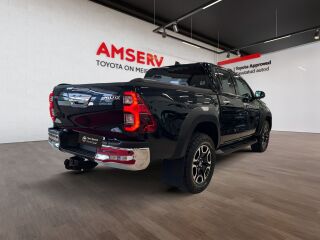 Toyota Hilux Legend 2.8 150кВ