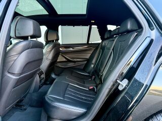BMW 530 Touring xDrive M sportpakett H&K LED 3.0 d 195kW