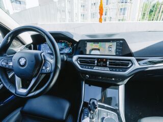 BMW 330 2.0 215kW