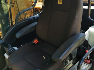 JCB JS130LC