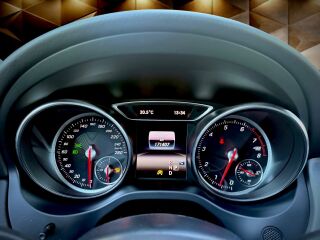 Mercedes-Benz CLA 220 4-Matic AMG 2.0 135kW