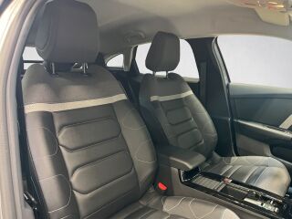Citroen C4 Shine PureTech 130 1.2 96kW