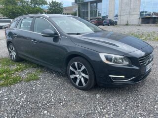 Volvo V60 PLUG IN HYBRID 2.4 R5 D6 158kW