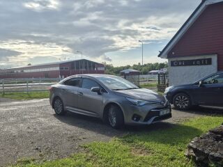 Toyota Avensis Premium 2.0 112кВ