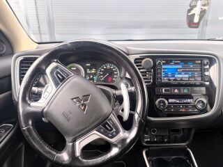 Mitsubishi Outlander PHEV pistikhübriid 4WD 2.0 89/50kw 139кВ