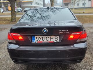 BMW 745 D 4.4 V8 Biturbo 320kW