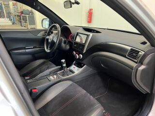 Subaru Impreza WRX STI 2.5 221кВ