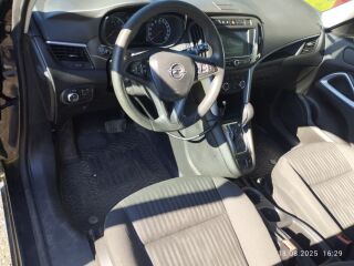 Opel Zafira Tourer 1.4 R4 16 103kW