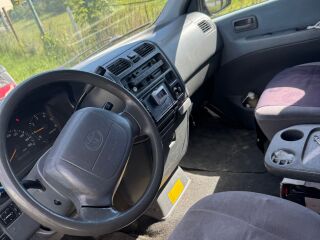 Toyota Hiace 2.5 75кВ