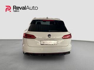 Volkswagen Touareg R-Line 4-Motion 3.0 V6 210кВ