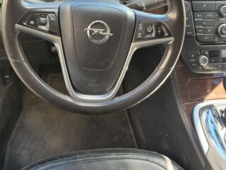 Opel Insignia sports tourer 2.0 118кВ