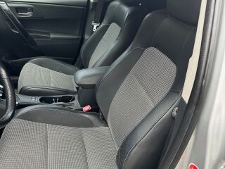 Toyota Auris 1.8 73kW