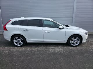 Volvo V60 Summum AWD Plug-In Hybrid Ice White 2.4 D5 158kW