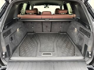 BMW X5 M50 M50i 4.4 V8 390kW