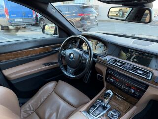 BMW 740 3.0 225кВ