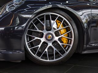 Porsche 911 Turbo S Cabrio 3.8 412kW