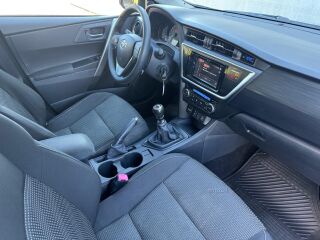 Toyota Auris 1.6 97kW