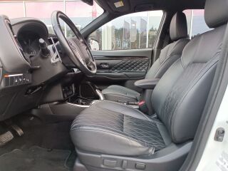 Mitsubishi Outlander Instyle 4WD 2.4 PHEV 165кВ