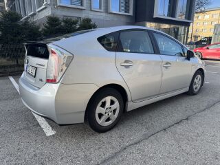 Toyota Prius 1.8 73кВ