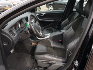 Volvo V60 D4 R-DESIGN EDITION 2.0 140kW