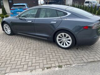Tesla Model S 75D 158kW