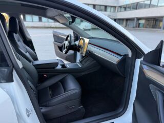 Tesla Model Y Long Range AWD 378кВ