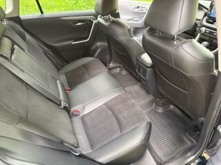 Toyota RAV4 Luxury plus 2.0 129кВ