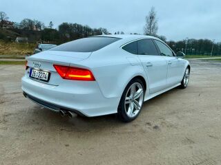Audi S7 4.0 V8 309кВ