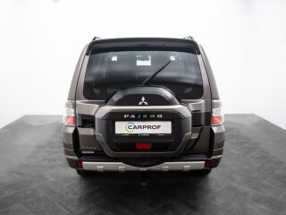 Mitsubishi Pajero Instyle Navi 4WD 3.2 140kW