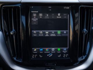 Volvo XC60 AWD R-DESIGN XENIUM 360 PANO CARPLAY 2.0 140кВ