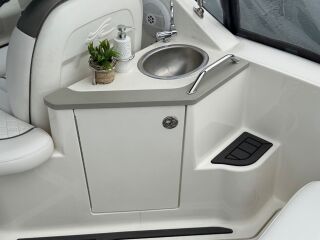 Sea Ray 240 Sundancer FACELIFT    töötunde 84h 5.0 V8 Mercruiser MPI 193kW