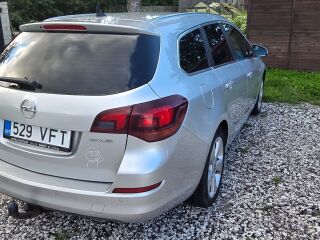 Opel Astra 1.2 70kW