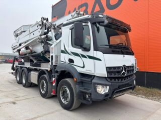 Mercedes-Benz Arocs 3246 8x4 335kW