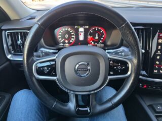 Volvo V60 Momentum Luxury 2.0 D3 110кВ