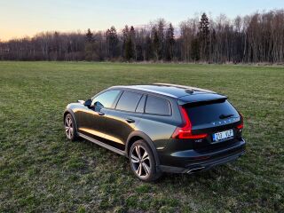 Volvo V60 Cross Country AWD Inscription B4 KERS 2.0 145kW